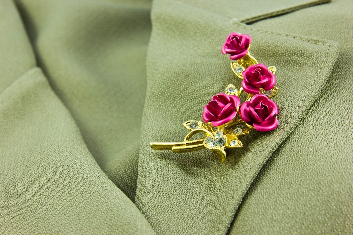 Broche på jakke