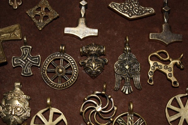 Vikingesmykker og Angelsaksiske smykker – hvad du skal vide om vikingetidens smykker